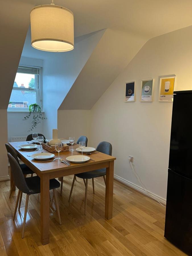 Homely 2 Story Cathedral City Apartment ダラム エクステリア 写真