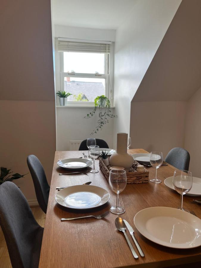 Homely 2 Story Cathedral City Apartment ダラム エクステリア 写真