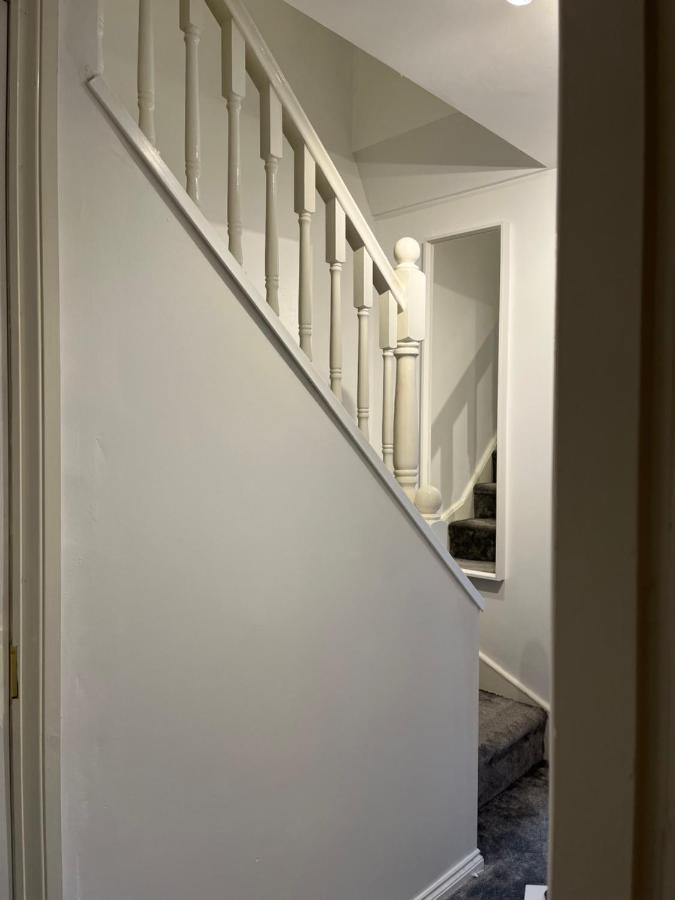 Homely 2 Story Cathedral City Apartment ダラム エクステリア 写真